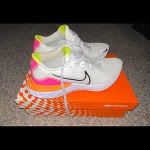 Nike Renew Run “Platinum Pink Blast”